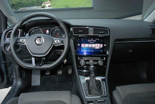 VOLKSWAGEN Golf 2.0 TDI R-Line LED Navi DAB+ ACC 18" ParkAssist