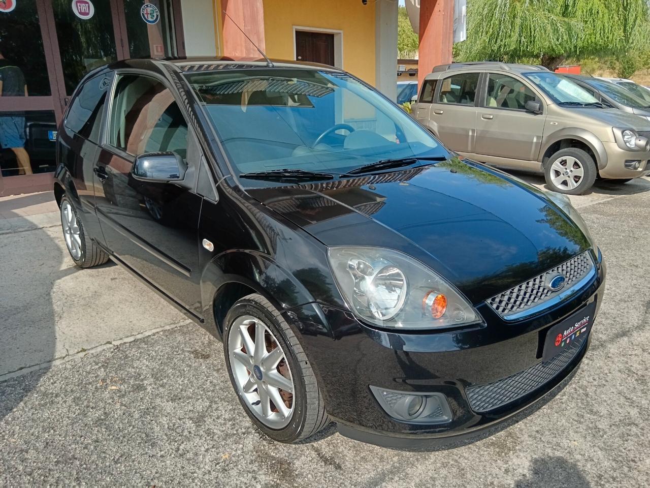 Ford Fiesta 1.4 TDCI 68CV TITANIUM NUOVISSIMA
