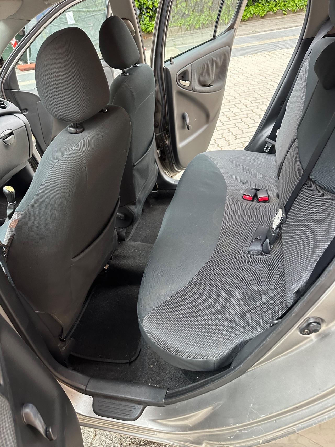 Toyota Yaris 1.0i 16V cat 5 porte Expo Clima