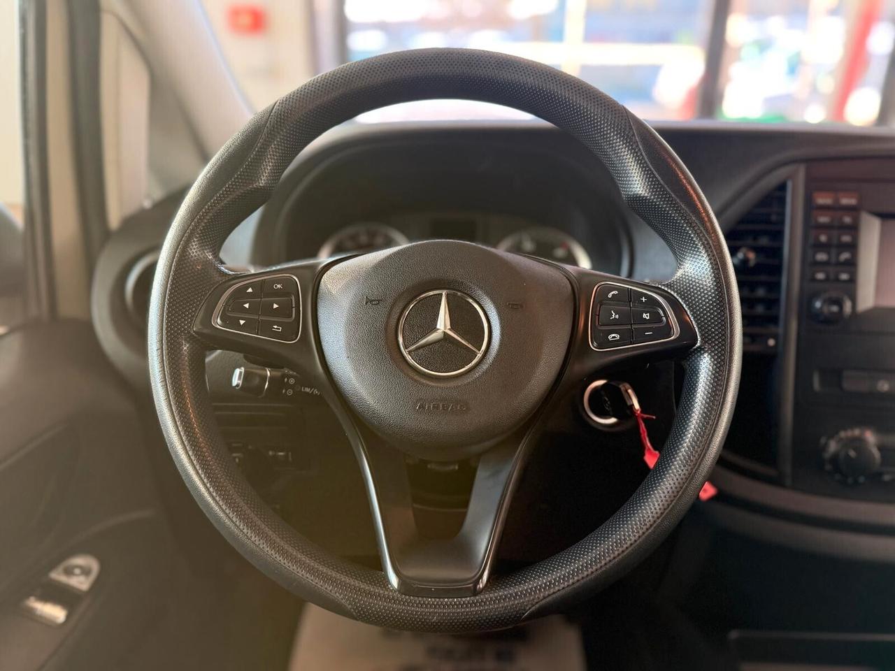 Mercedes Benz vito114CDI AUTOMATICO 5 POSTI AUTOCARRO lungo