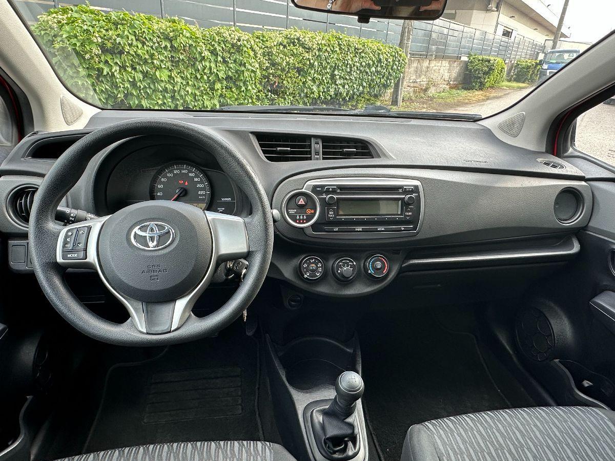 TOYOTA - Yaris - 1.0 5 porte Lounge