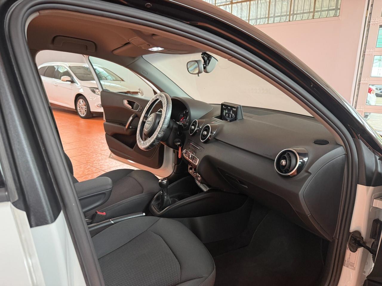 Audi A1 1.4 TDI S LINE