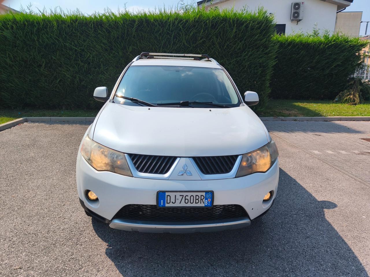 Mitsubishi Outlander 2.0D 7 posti gancio traino