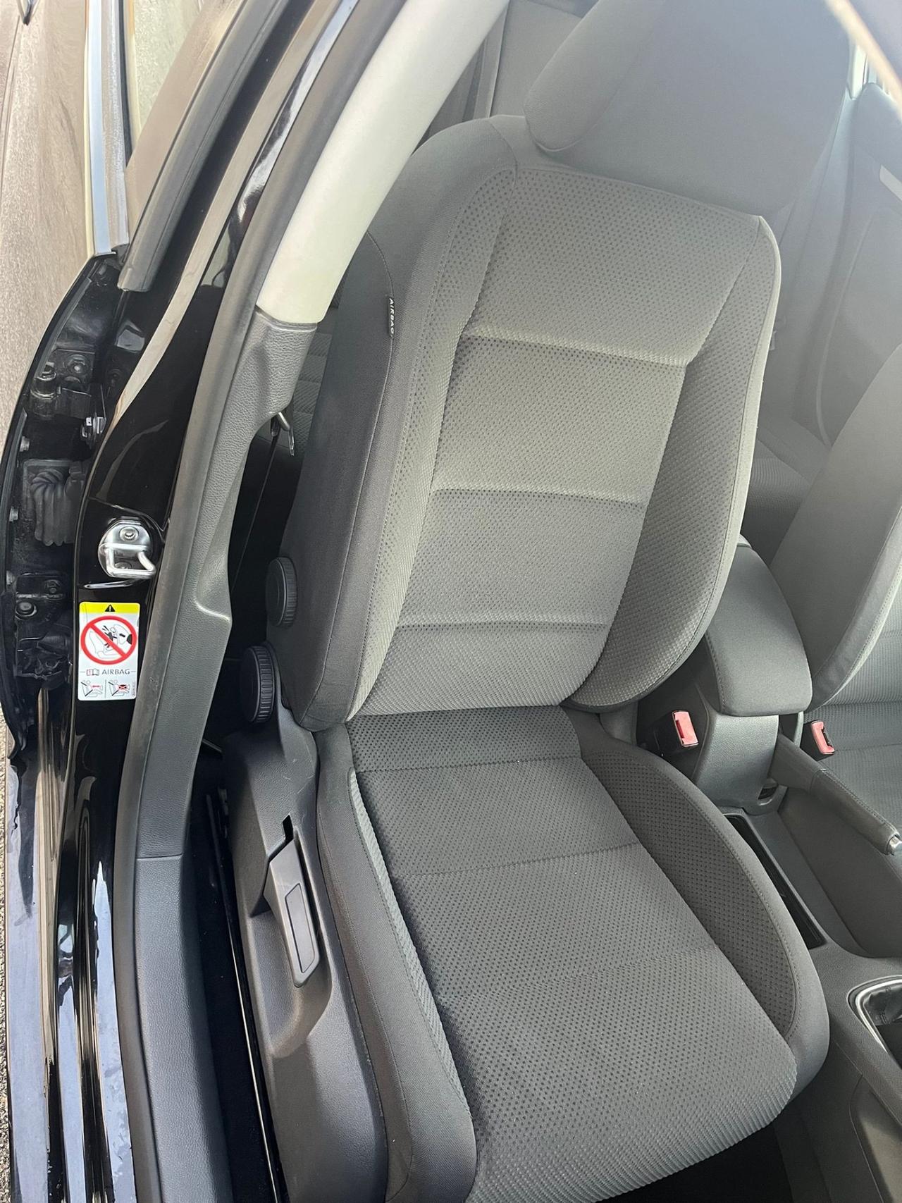 Volkswagen Golf 1.9 TDI 5p. Sportline