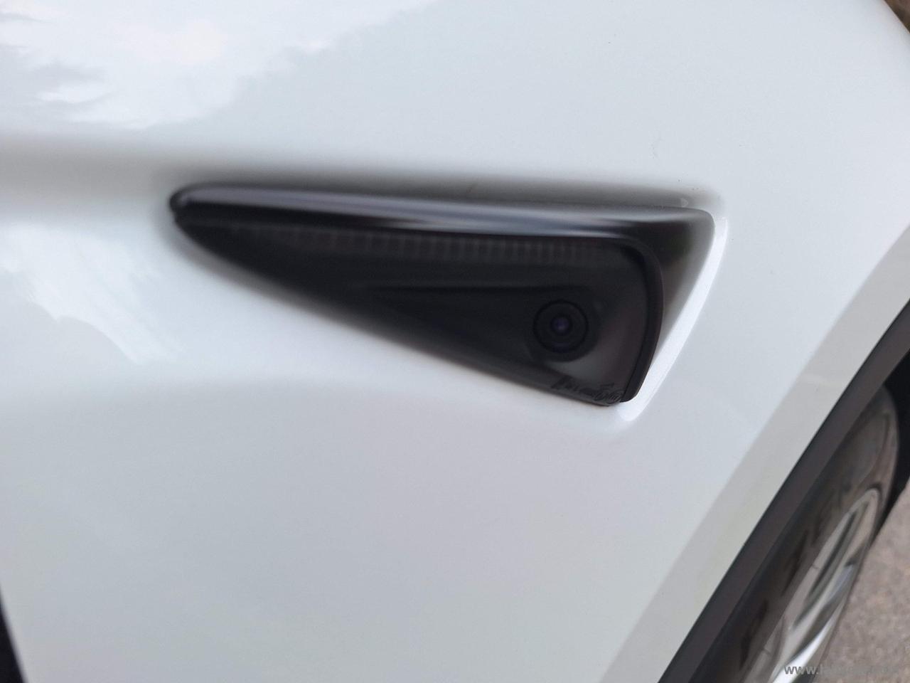 TESLA Model Y STANDARD RANGE RWD TETTO