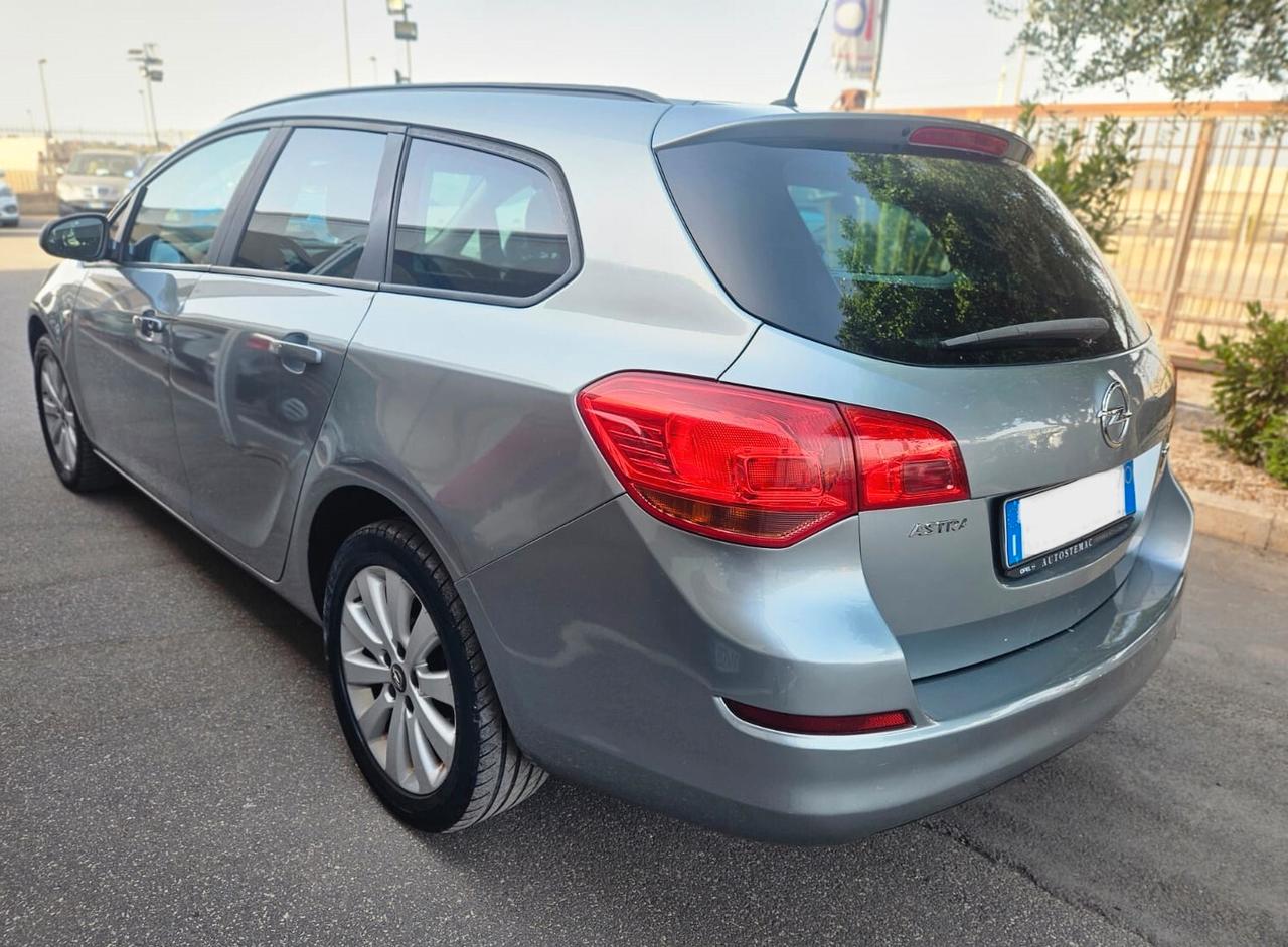 Opel Astra 1.7 CDTI 110CV Sports Tourer Cosmo