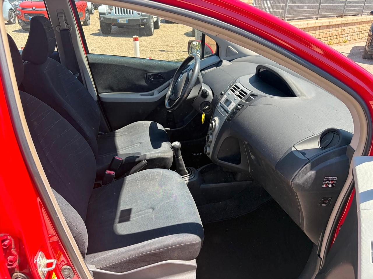 Toyota Yaris 1.3 5 porte Luna