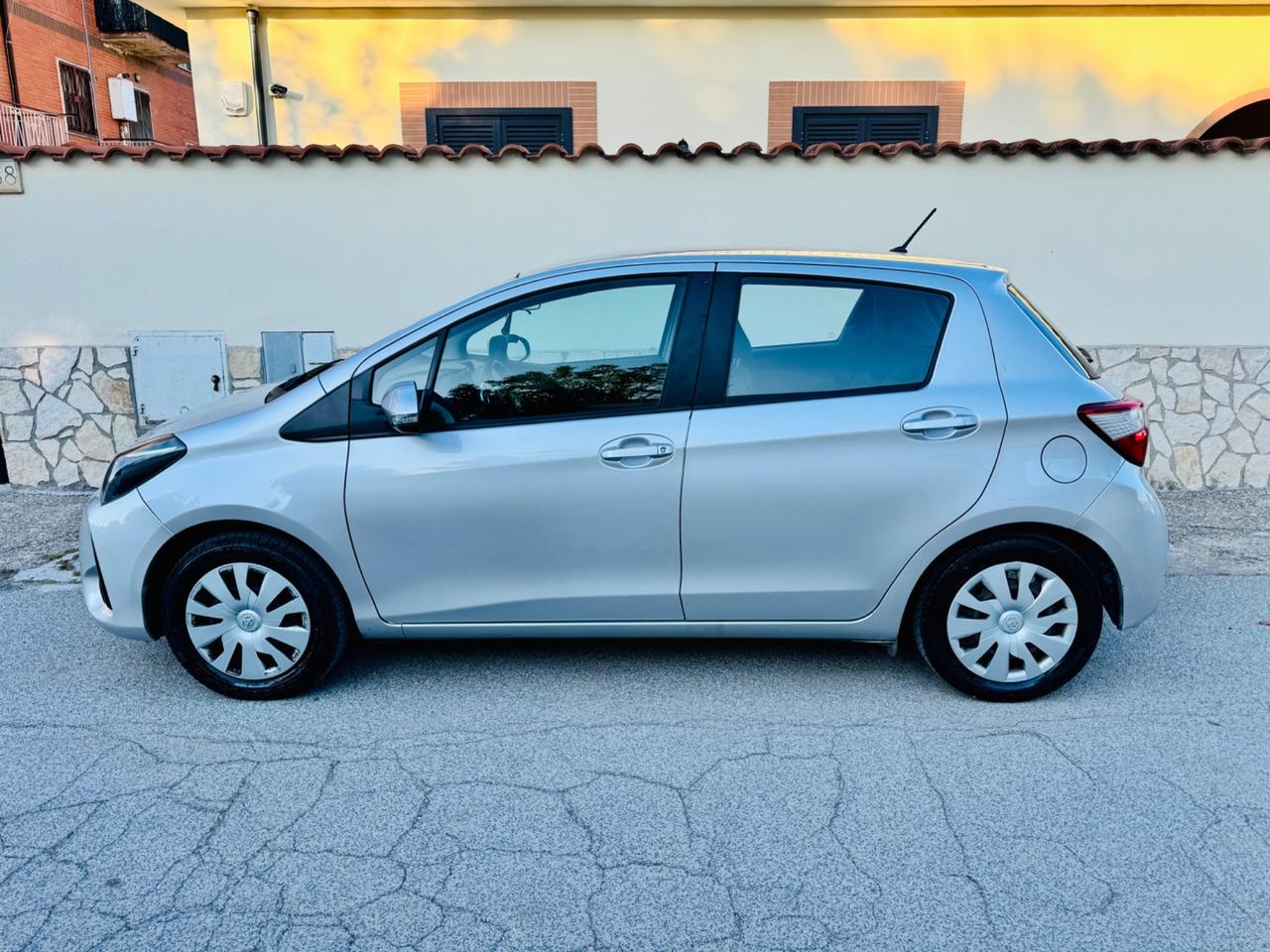 Toyota Yaris 1.0 5 porte unico proprietario