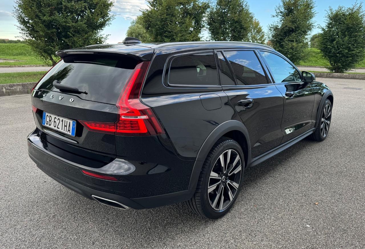 Volvo V60 Cross Country D4 AWD Geartronic Business Plus