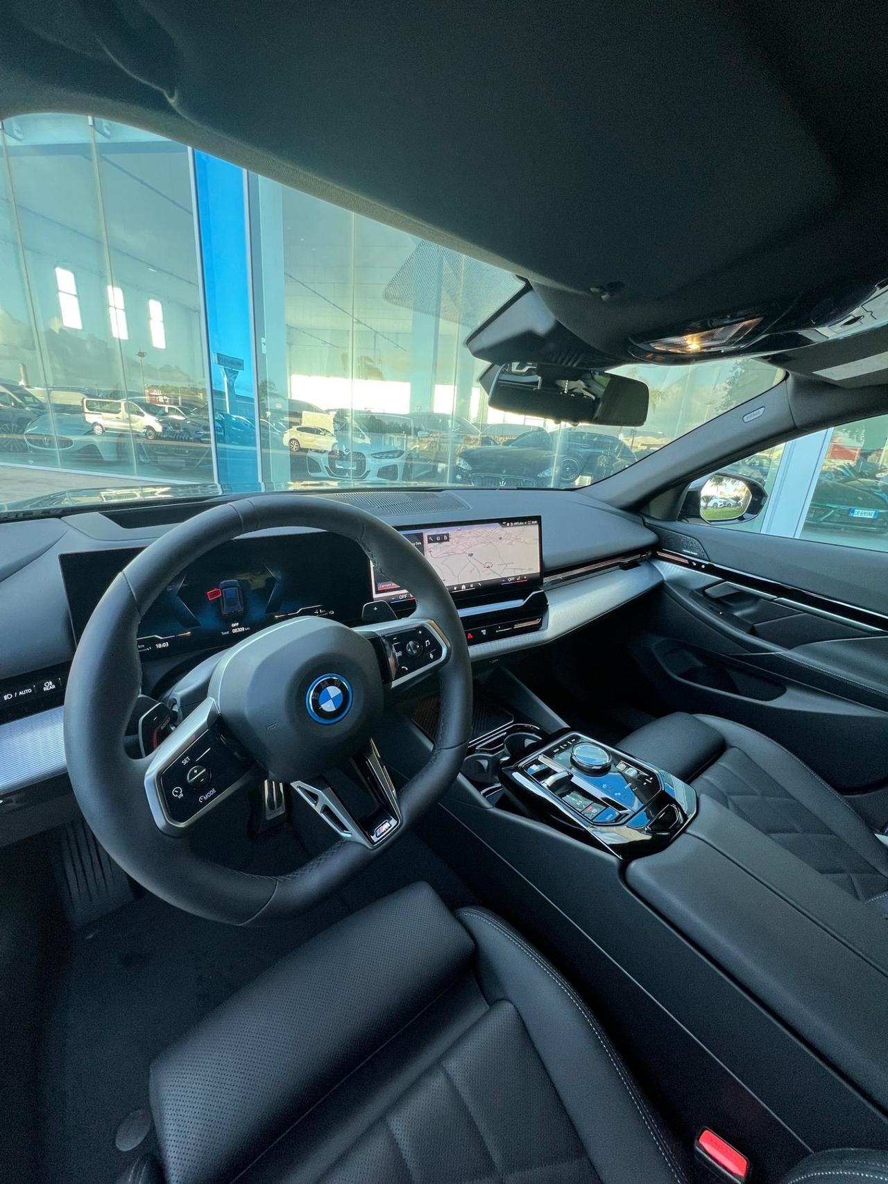 Bmw 530e xDrive Touring Msport possibilità noleggio no scoring