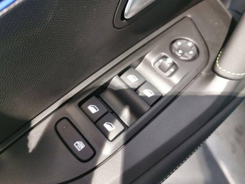 Peugeot 2008 Hybrid 145cv e-DCS6 GT Exclusive auto
