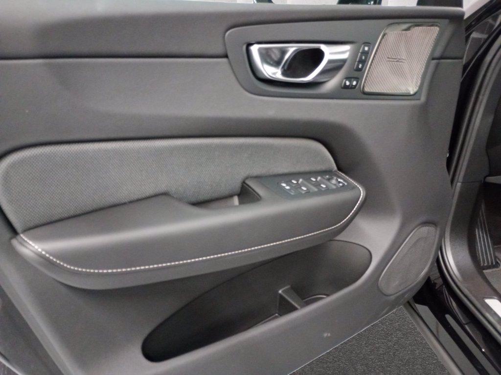 VOLVO XC60 2.0 t6 phev Ultra Black Edition awd auto del 2024