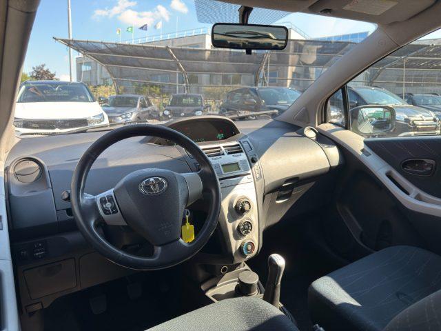 TOYOTA Yaris 1.0 5 porte
