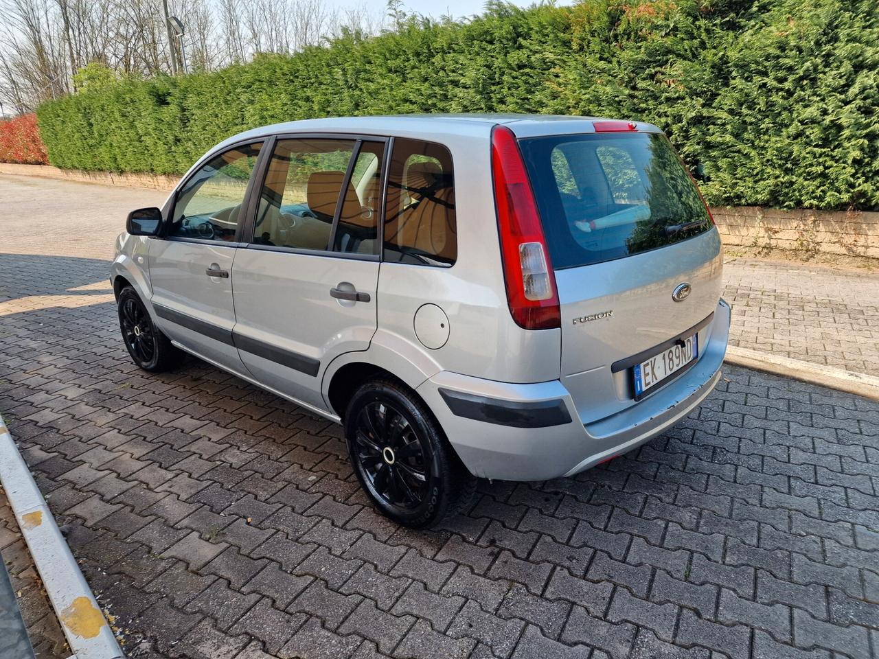 Ford Fiesta 1.4 5 porte Bz.- GPL Titanium