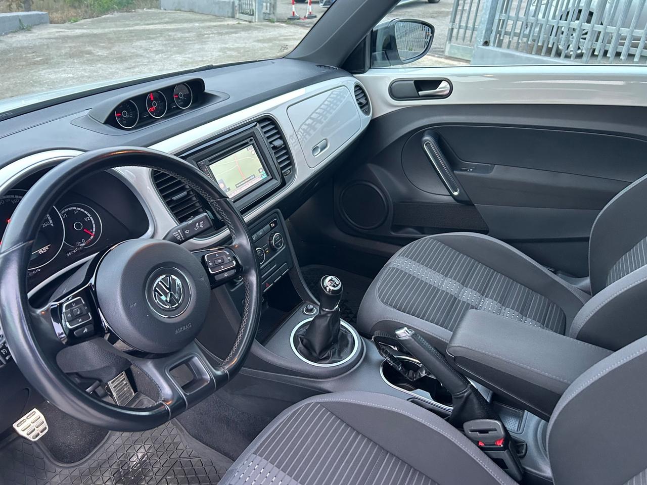 Volkswagen Maggiolino 2.0 TDI Sport tetto apribile