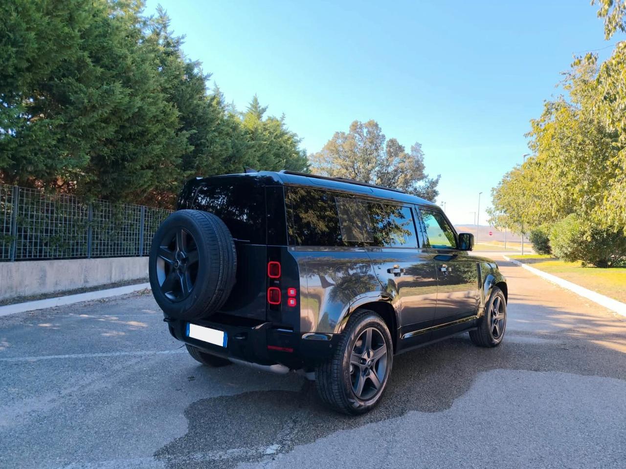 Land Rover Defender 110 3.0D I6 200 CV AWD Auto X-Dynamic SE