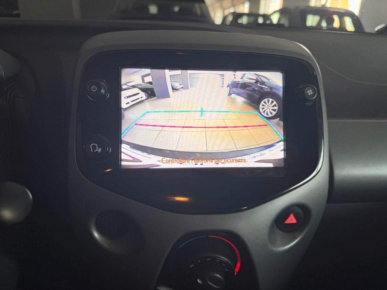 Toyota Aygo Connect 1.0 VVT-i 72 CV 5 porte x-fun