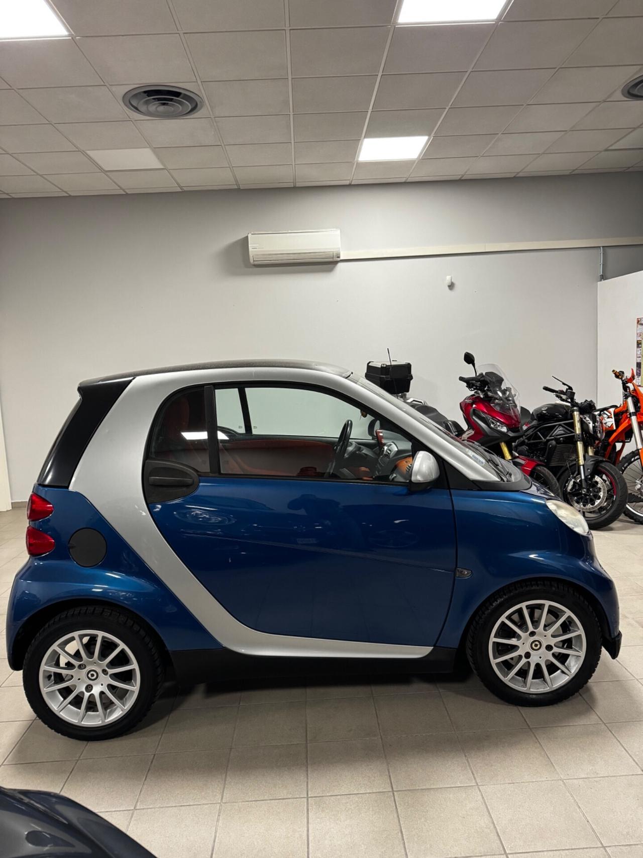 Smart ForTwo 1.0 mhd 71cv coupé