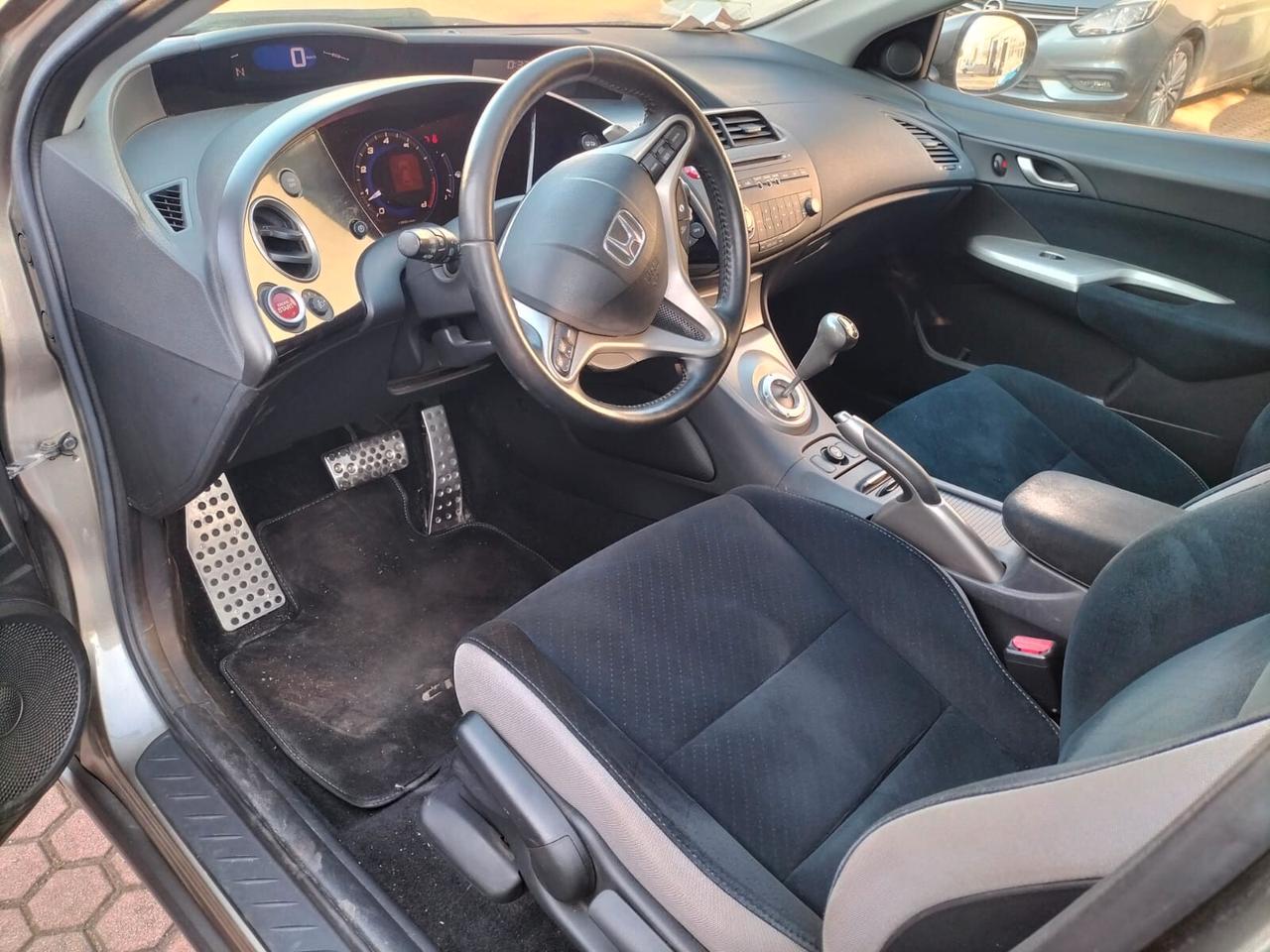 Honda Civic 1.8 i-VTEC 5p. Comfort