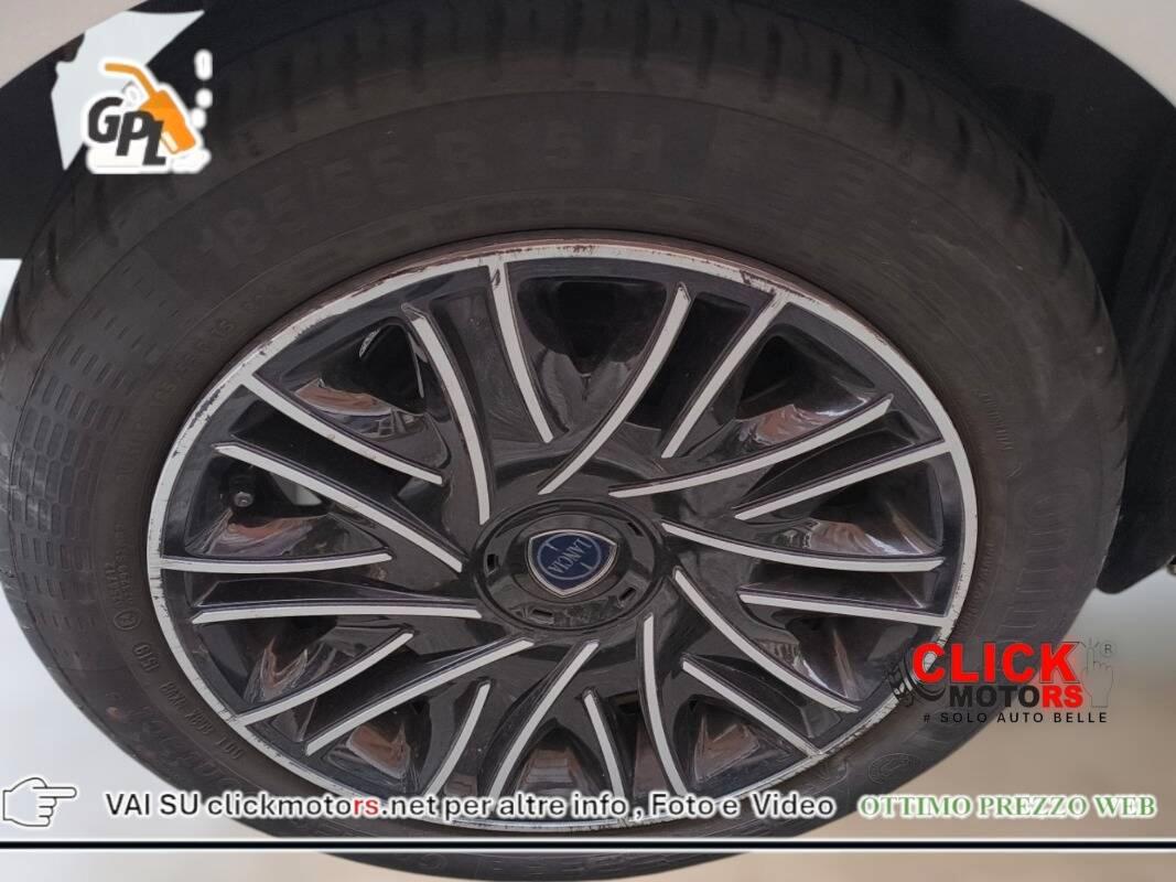 Lancia Ypsilon Ypsilon III 2013 1.2 8v Gold ecochic Gpl 69cv
