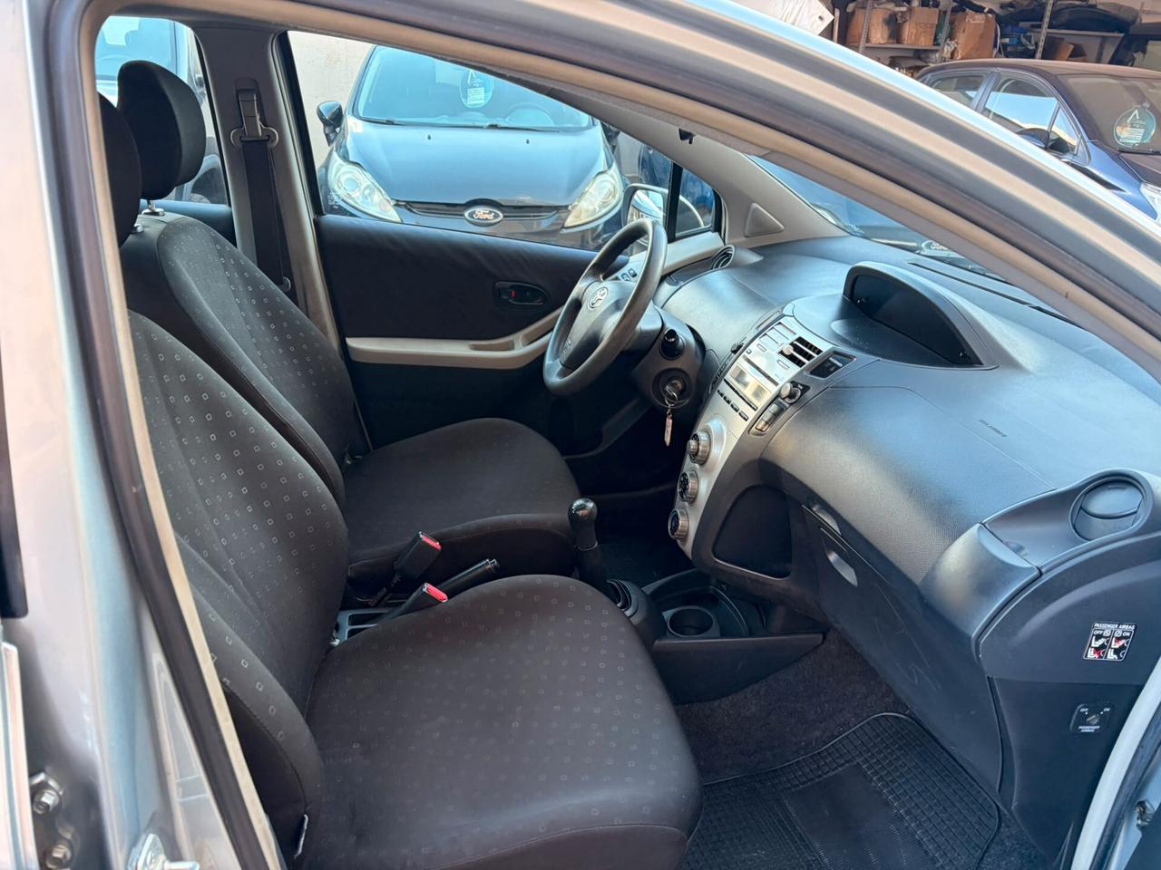 Toyota Yaris 1.0 5 porte