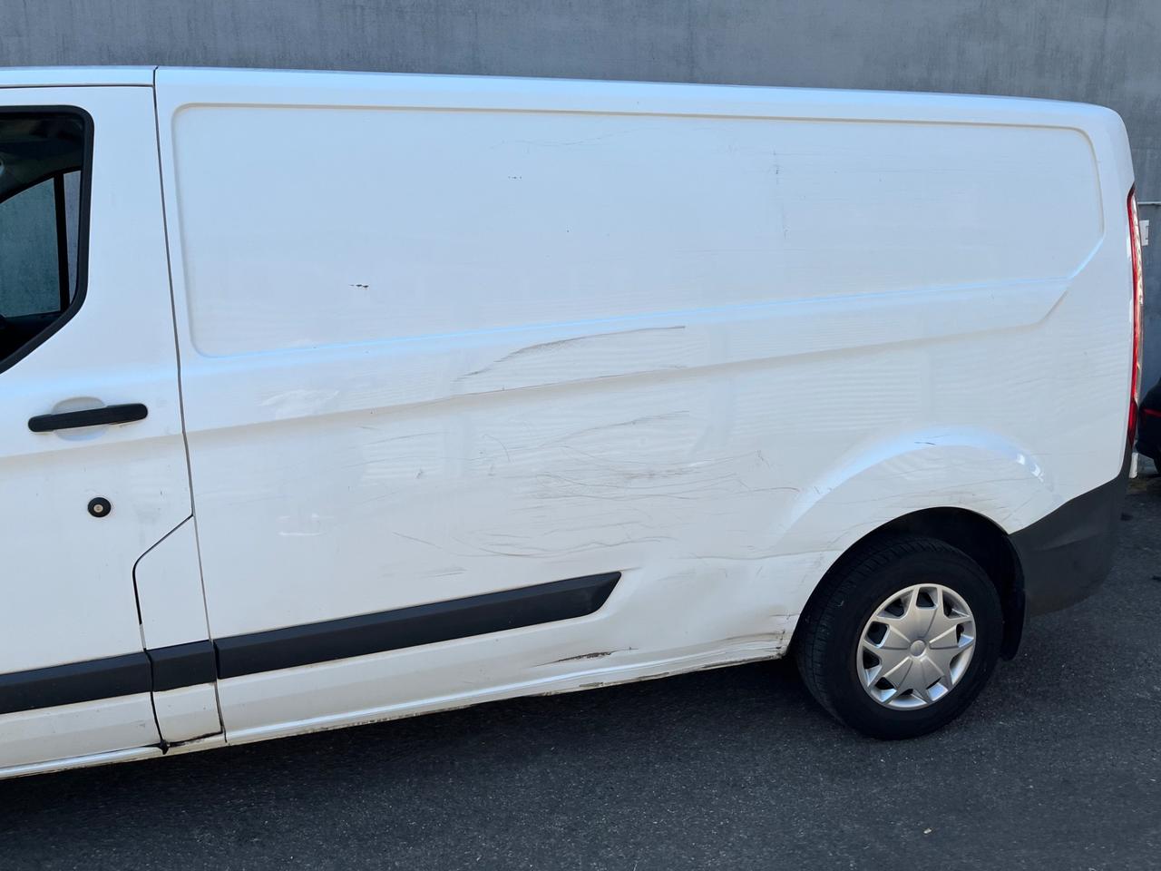 Ford Tourneo Custom Tourneo Custom 320 2.0 TDCi 130CV PC Trend
