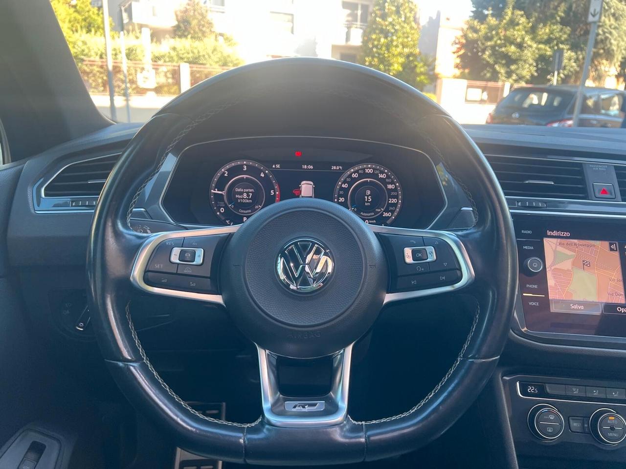 VW TIGUAN 2.0 TDI SCR DSG AD. BlueM. Techn. R-LINE PACK