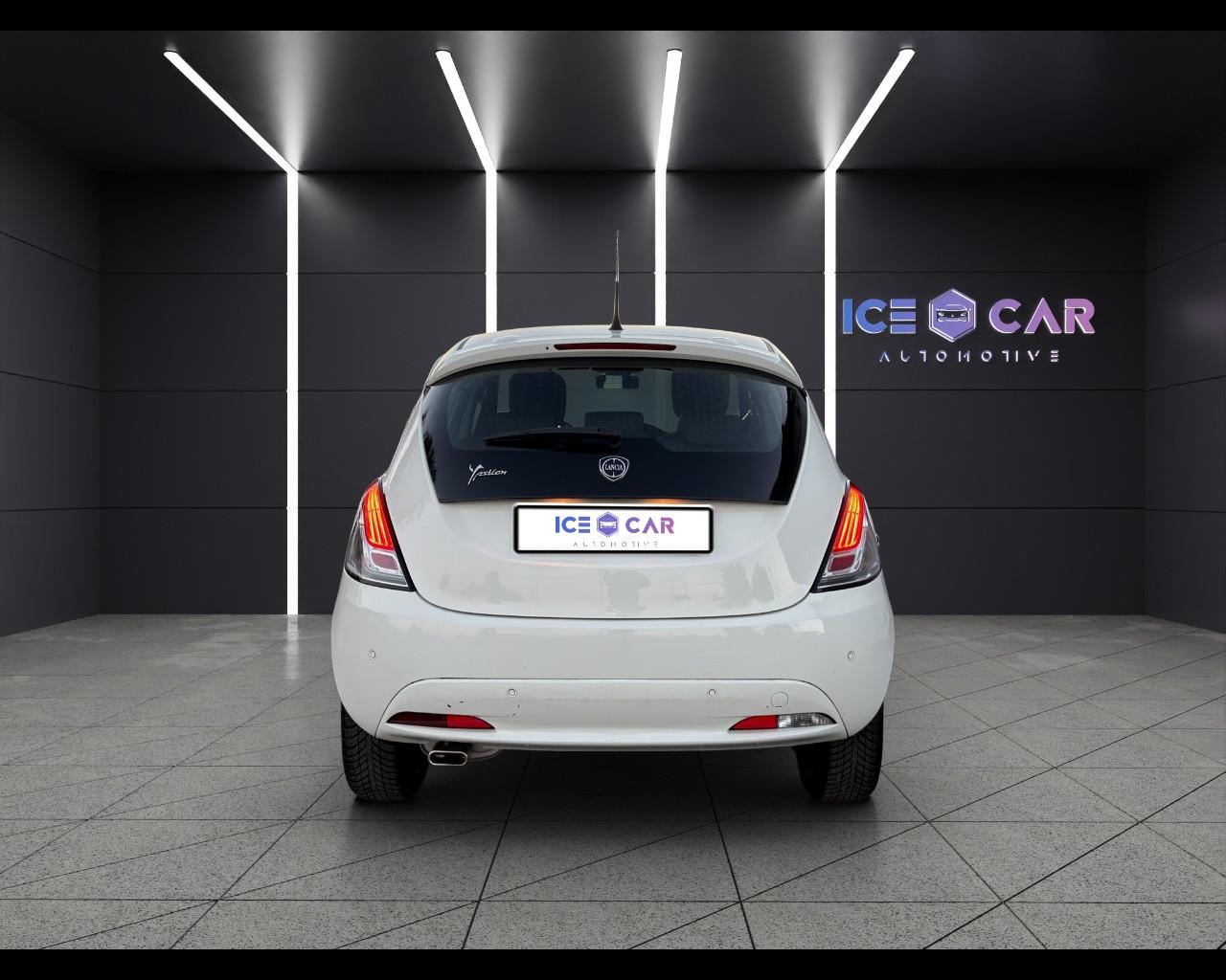 LANCIA Ypsilon 3ª serie - Ypsilon 1.2 69 CV 5 porte GPL Ecochic Elefantino Blu