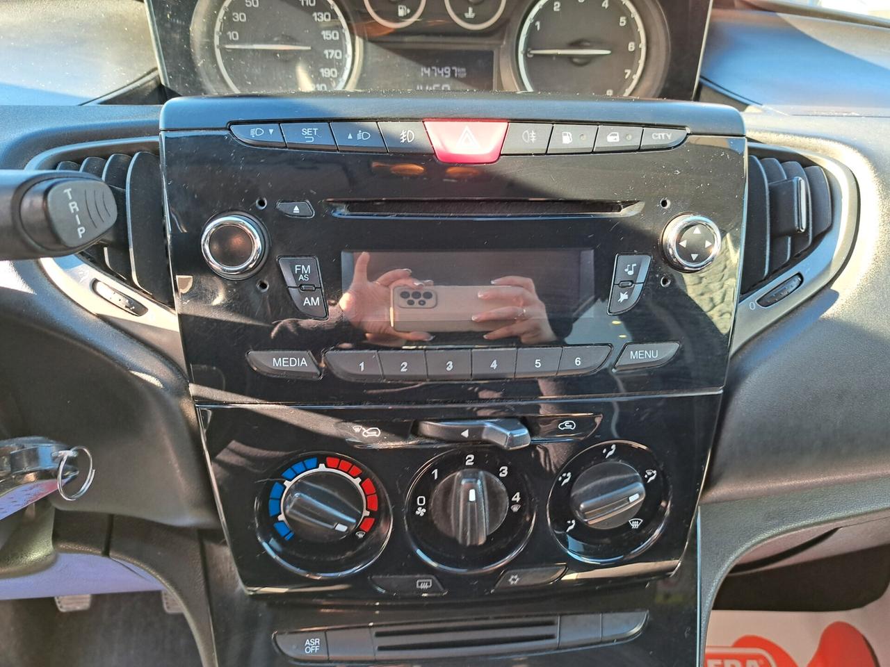 Lancia Ypsilon 1.2 69 CV 5p GPL Ecochic Gold /GPL VALIDO FINO 2035