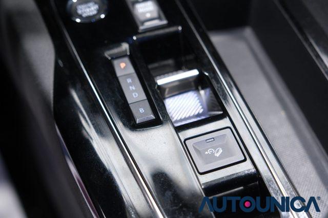 PEUGEOT 3008 HYBRID4 300 E-EAT8 ALLURE PACK
