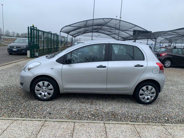TOYOTA Yaris 1.0 5 porte Now