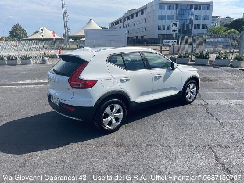 Volvo XC40 T2 Momentum Pro