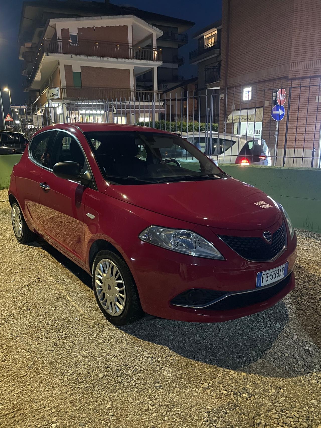 Lancia Ypsilon Platinum