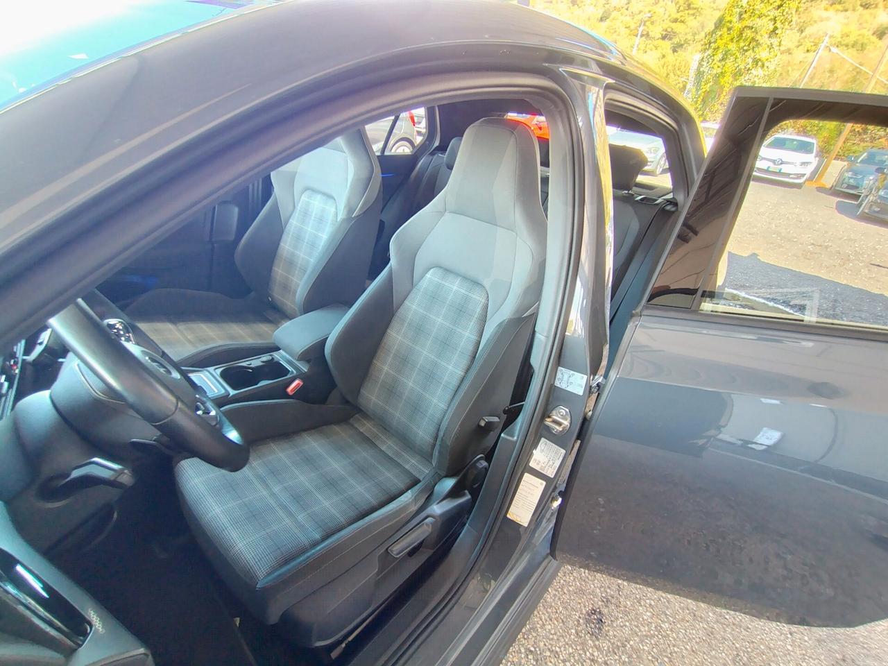 Volkswagen Golf 2.0 TDI GTD DSG