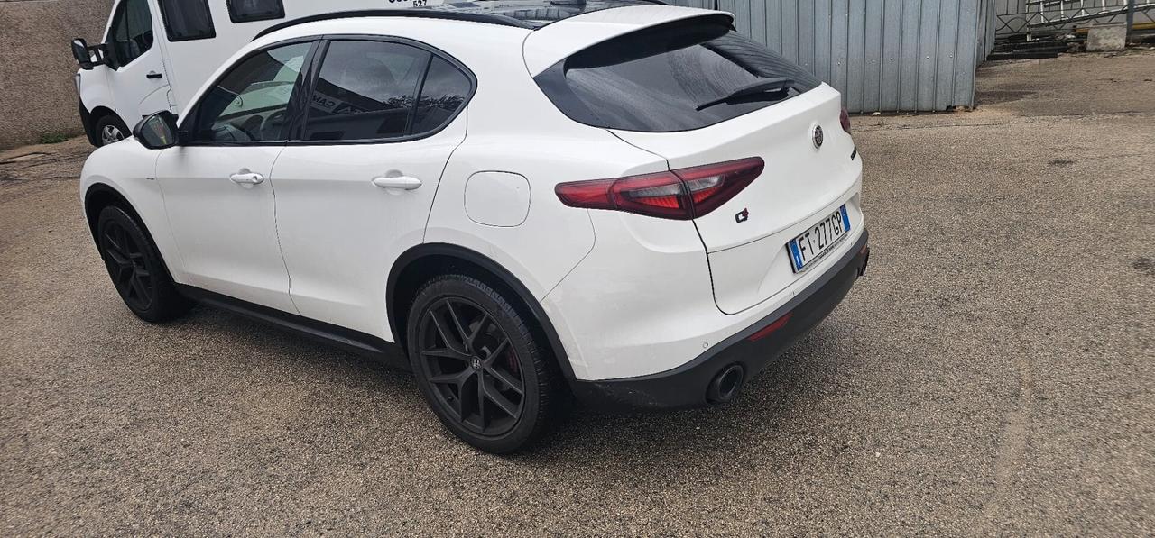 Alfa Romeo Stelvio 2.2 Turbodiesel 210 CV AT8 Q4 Super