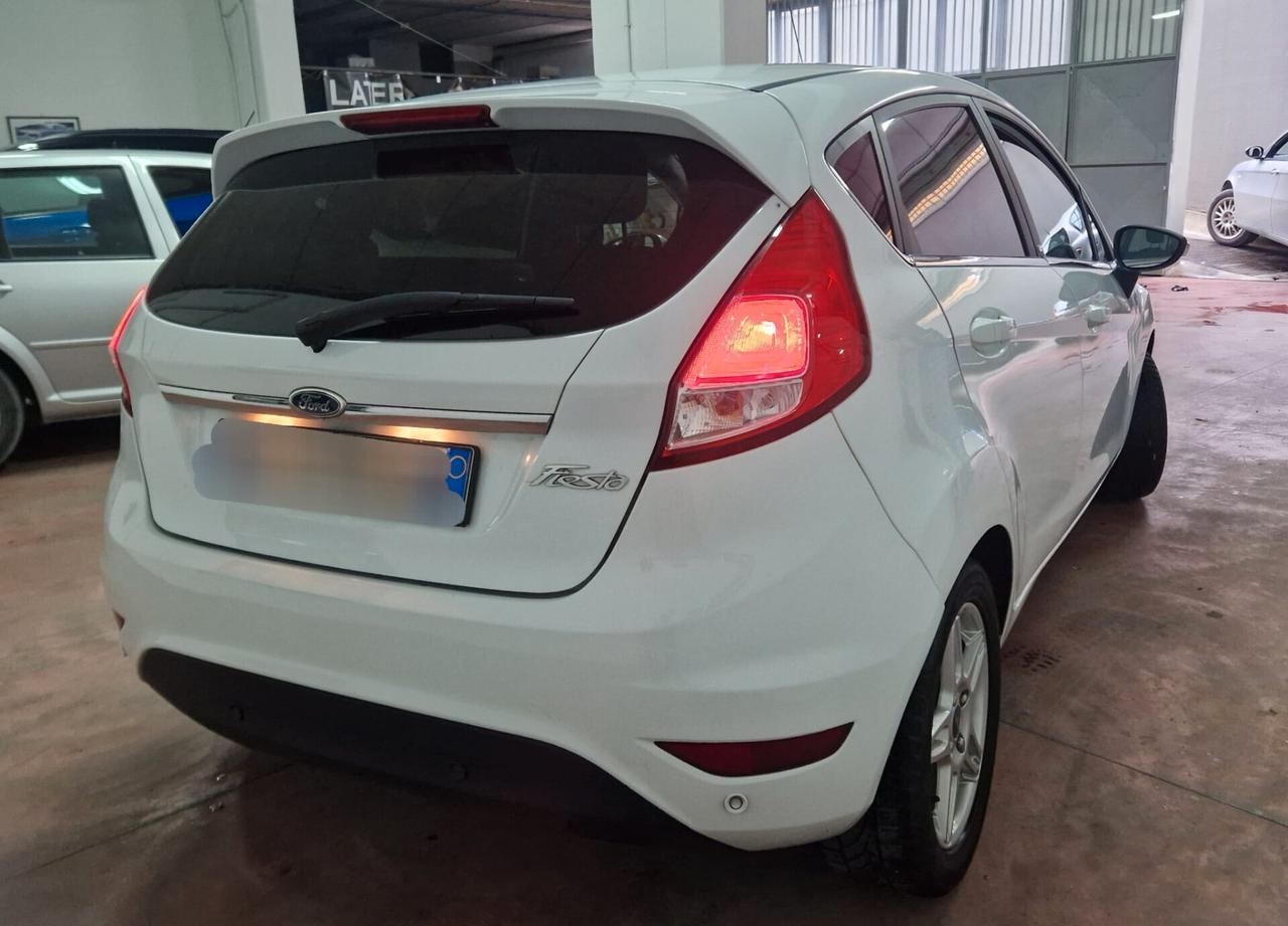 Ford Fiesta 1.6 TDCi 95CV 5 porte Titanium st line vignale active