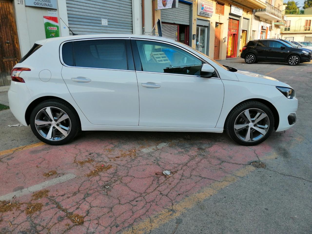 Peugeot 308 BlueHDi 120 S&S Allure