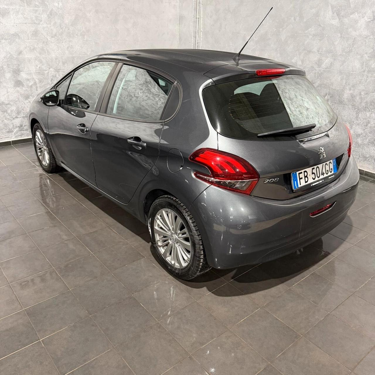 Peugeot 208 1.2 BENZINA NEOPATENTATI EURO 6