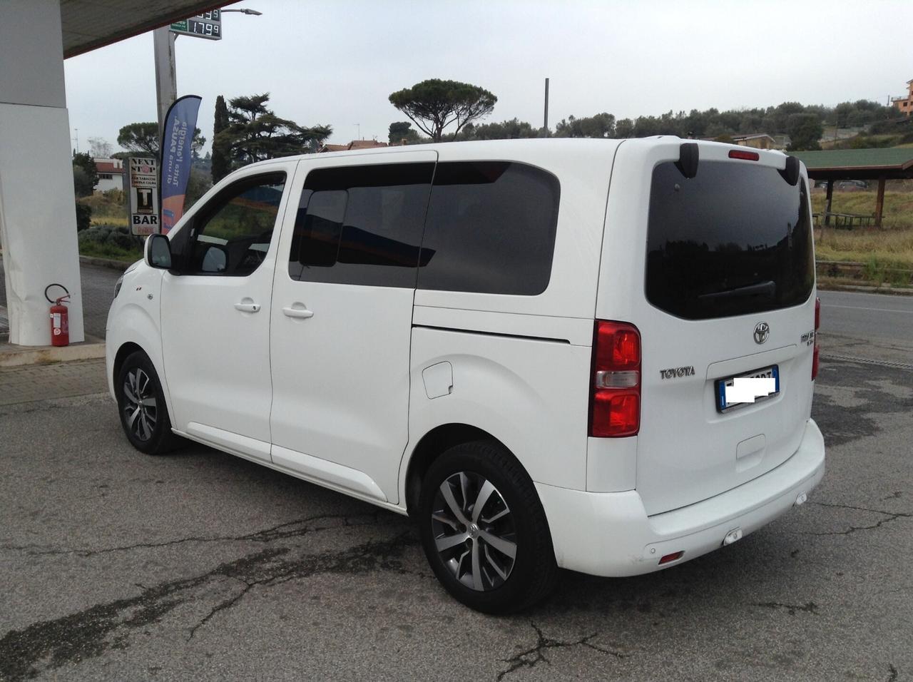 Toyota Proace Proace Verso 1.5D L0 D Luxury BELLISSIMO, 8 POSTI, VETRI OSCURATI, CERCHI IN LEGA TENUTO BENISSIMO!!