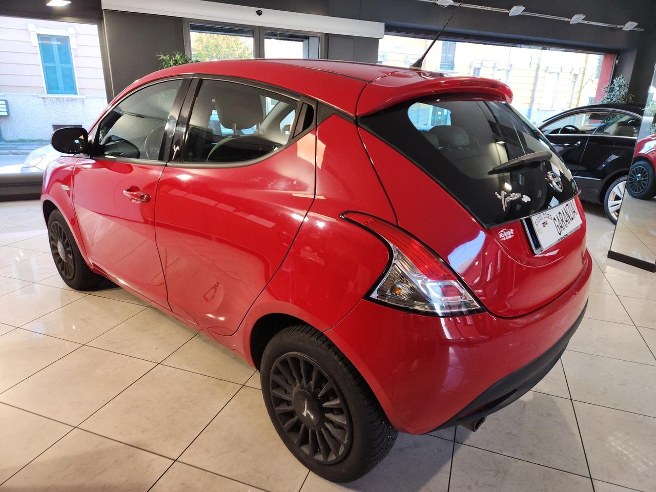 Lancia Ypsilon