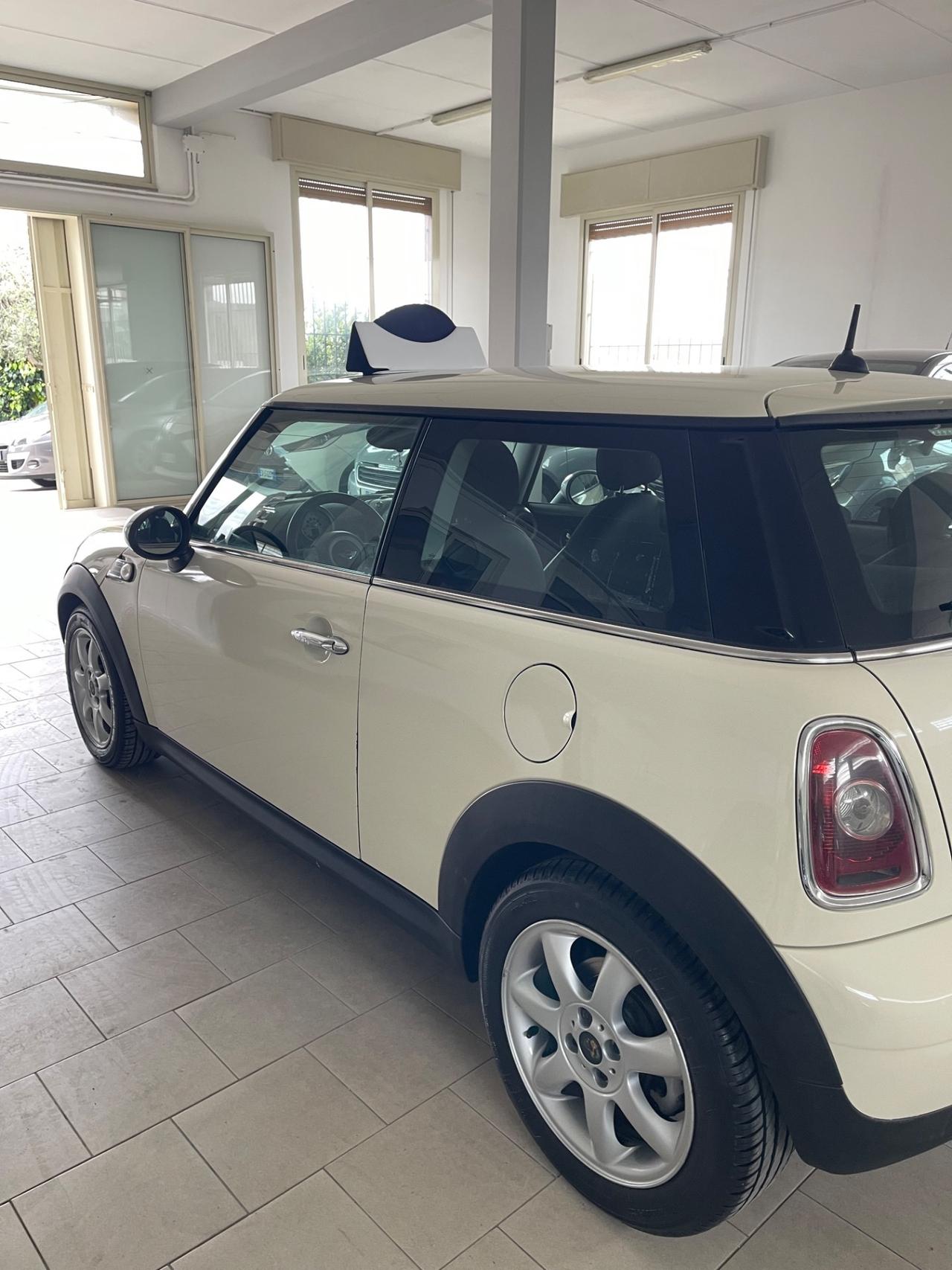 Mini 1.4 16V One Chili