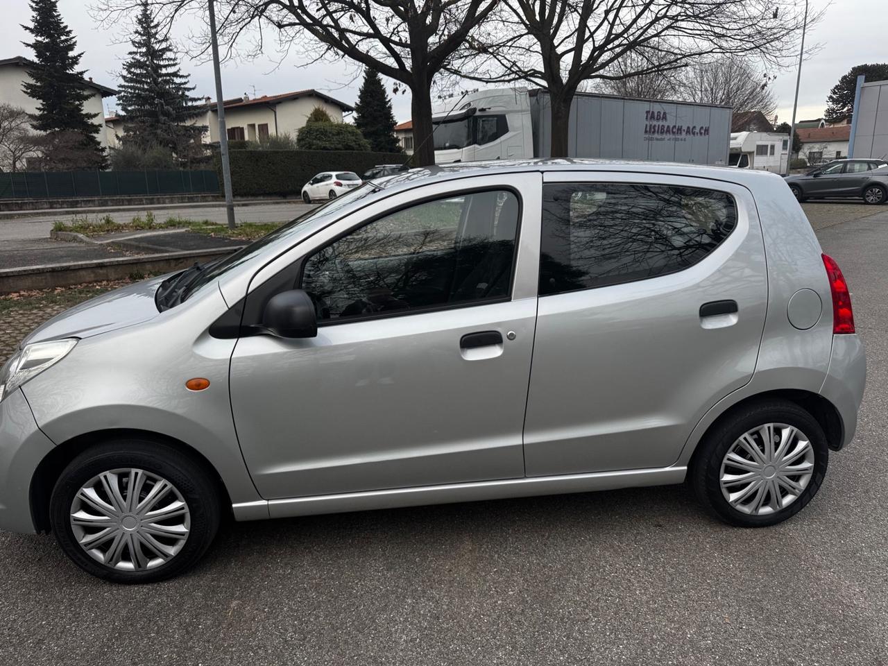 Suzuki Alto 1.0 con 77000km neopatentati