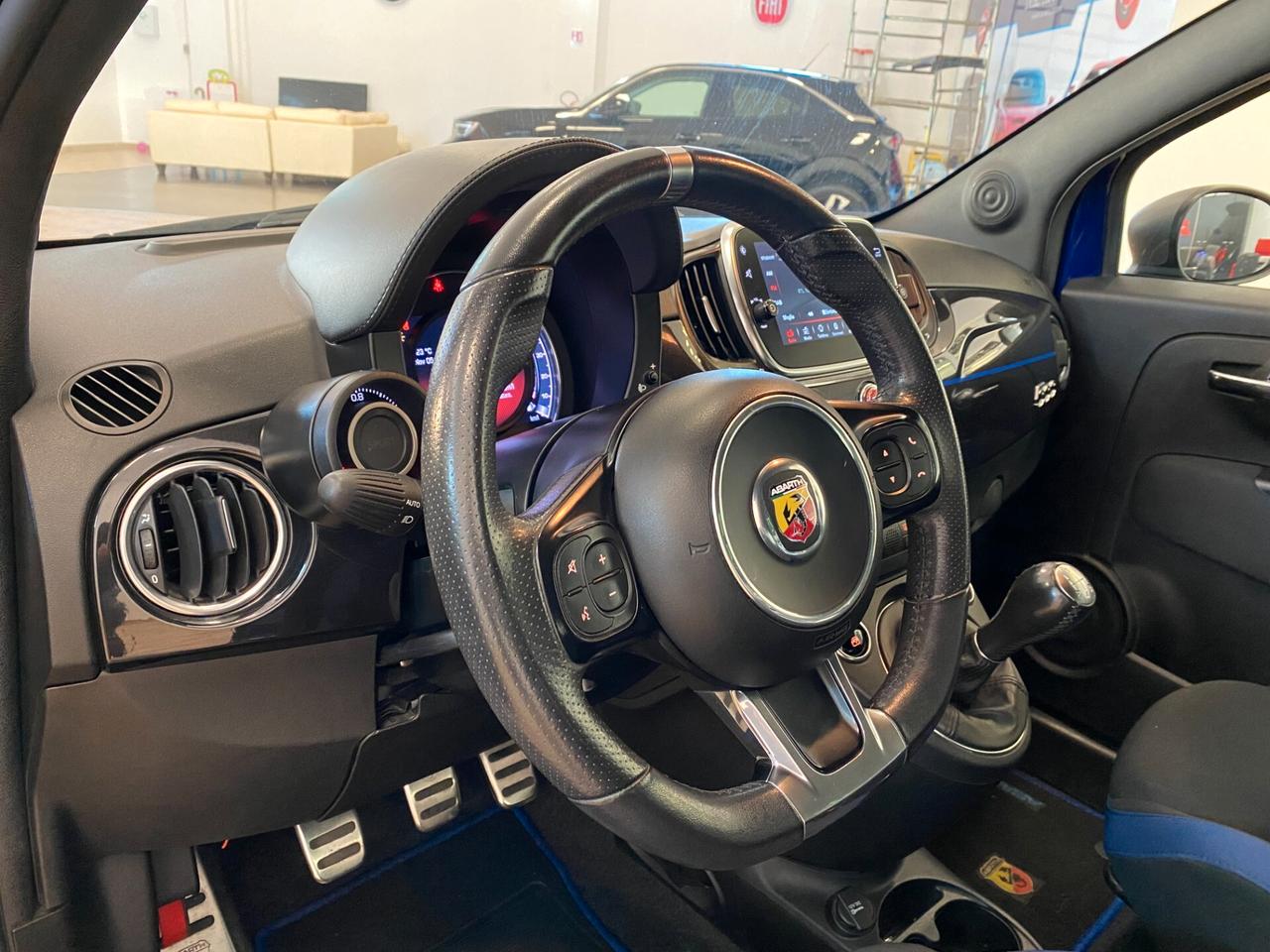 Abarth 595 1.4 Turbo T-Jet 165 CV Monster Energy Yamaha