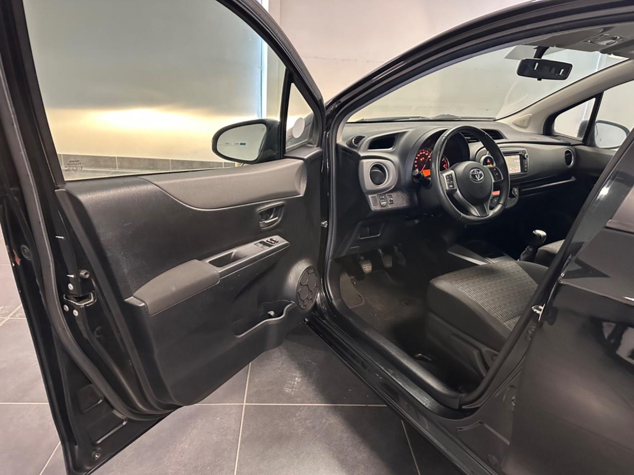 TOYOTA YARIS 1.0 NEOPATENTATI 69CV GARANZIA UNIPRO