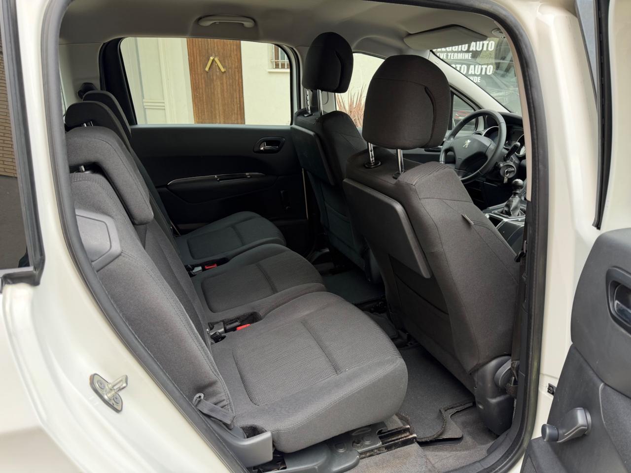 Peugeot 5008 1.6 HDi 115CV - 7 POSTI