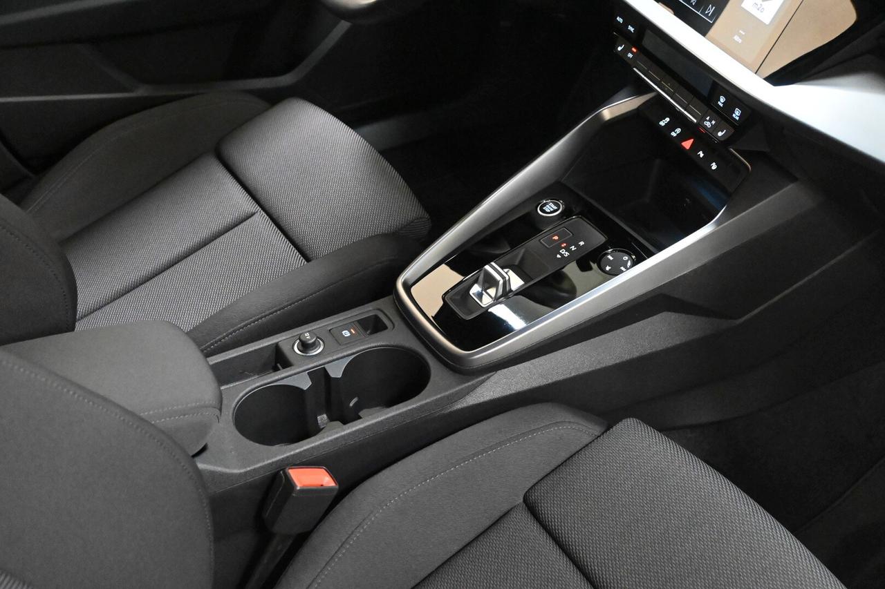 AUDI A3 4ª serie A3 SPB 30 TDI S tronic Busine...