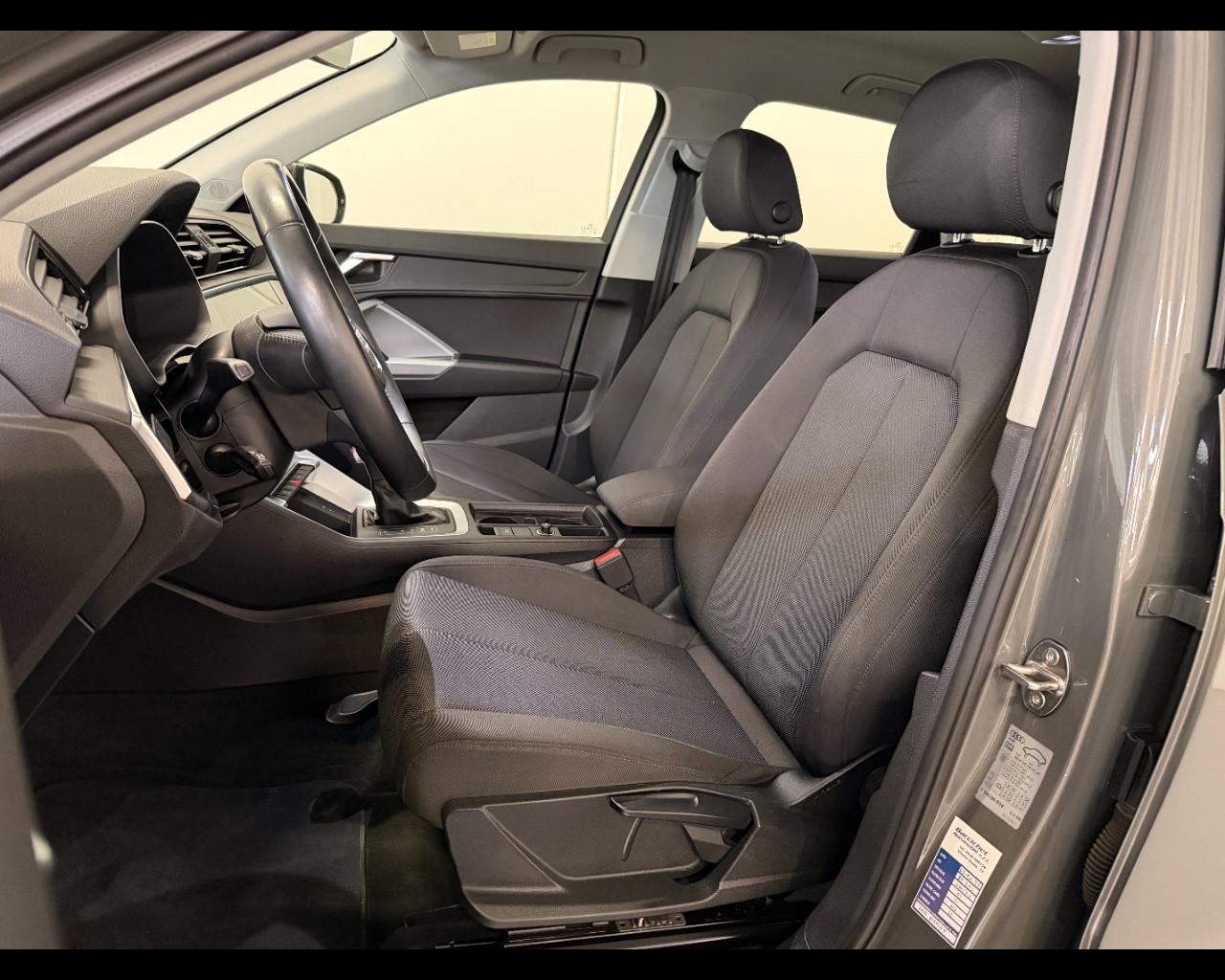 AUDI Q3 40 TDI S-TRONIC QUATTRO BUSINESS