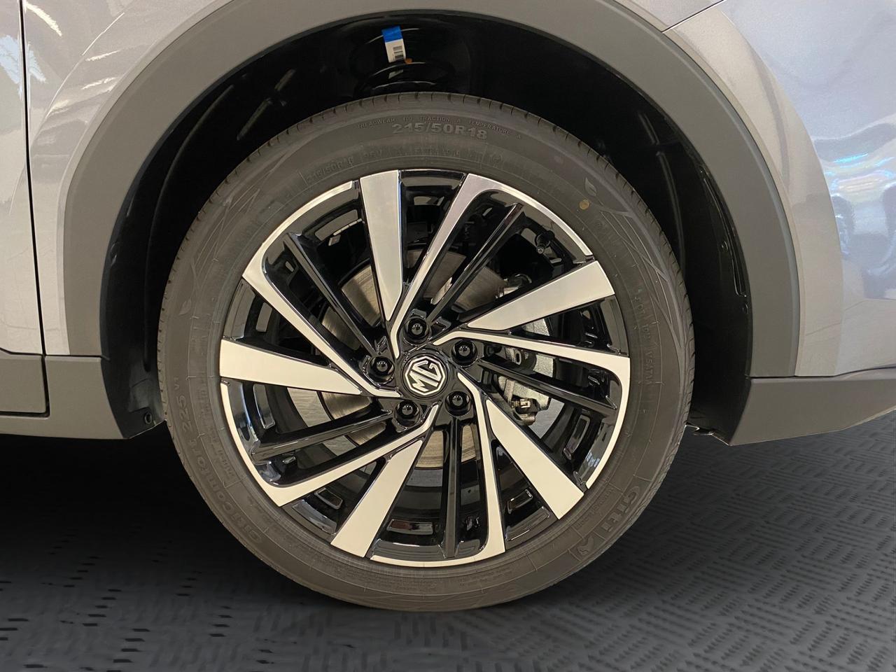 Mg ZS 1.5 hybrid+ Luxury auto