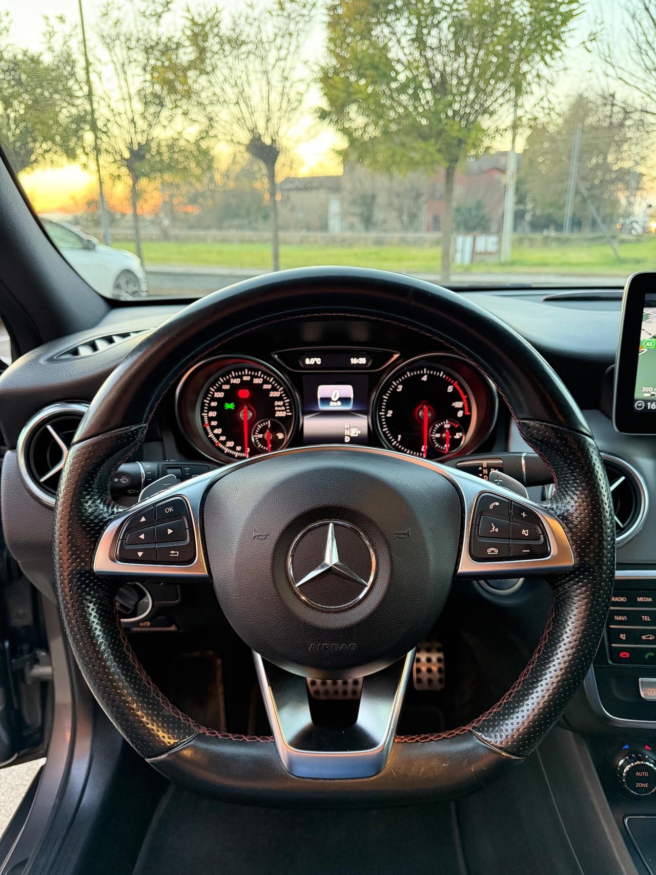 Mercedes-benz GLA 200 d Automatic 4Matic Premium