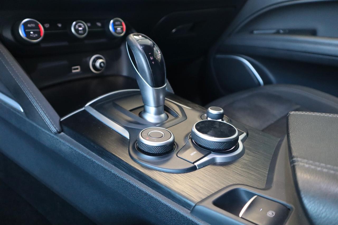Alfa Romeo Stelvio 2.2 Turbodiesel 160 CV AT8 RWD Business